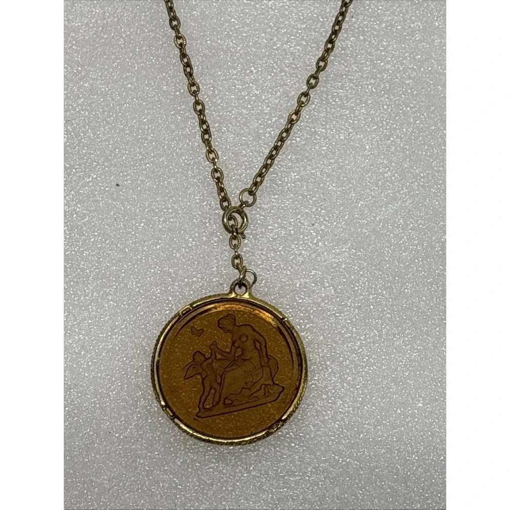 Goldette Large Reverse Intaglio Venus Cupid Gilt Etruscan Necklace